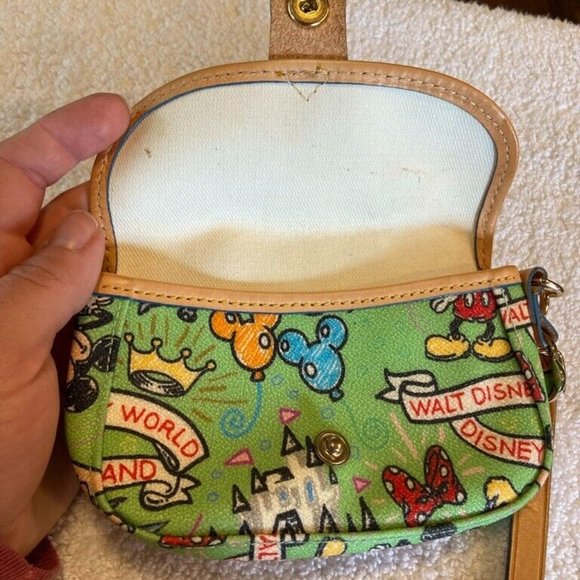 Dooney & Bourke Disney World Wristlet Handbag Green Colored - Picture 5 of 8